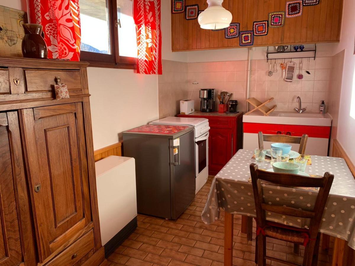 Studio sympa avec terrasse , maxi 4 pers.Briançon Extérieur photo