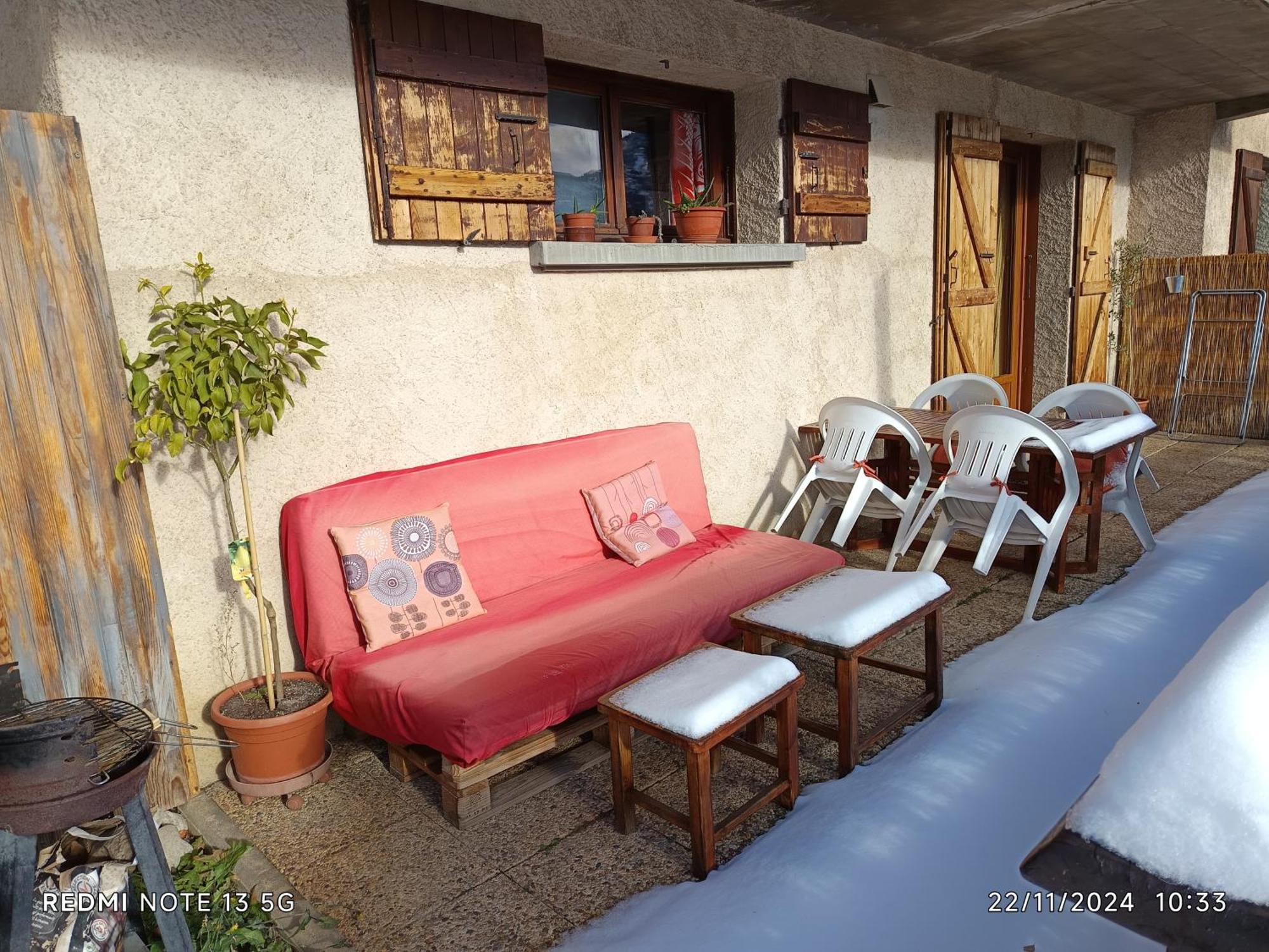 Studio sympa avec terrasse , maxi 4 pers.Briançon Extérieur photo
